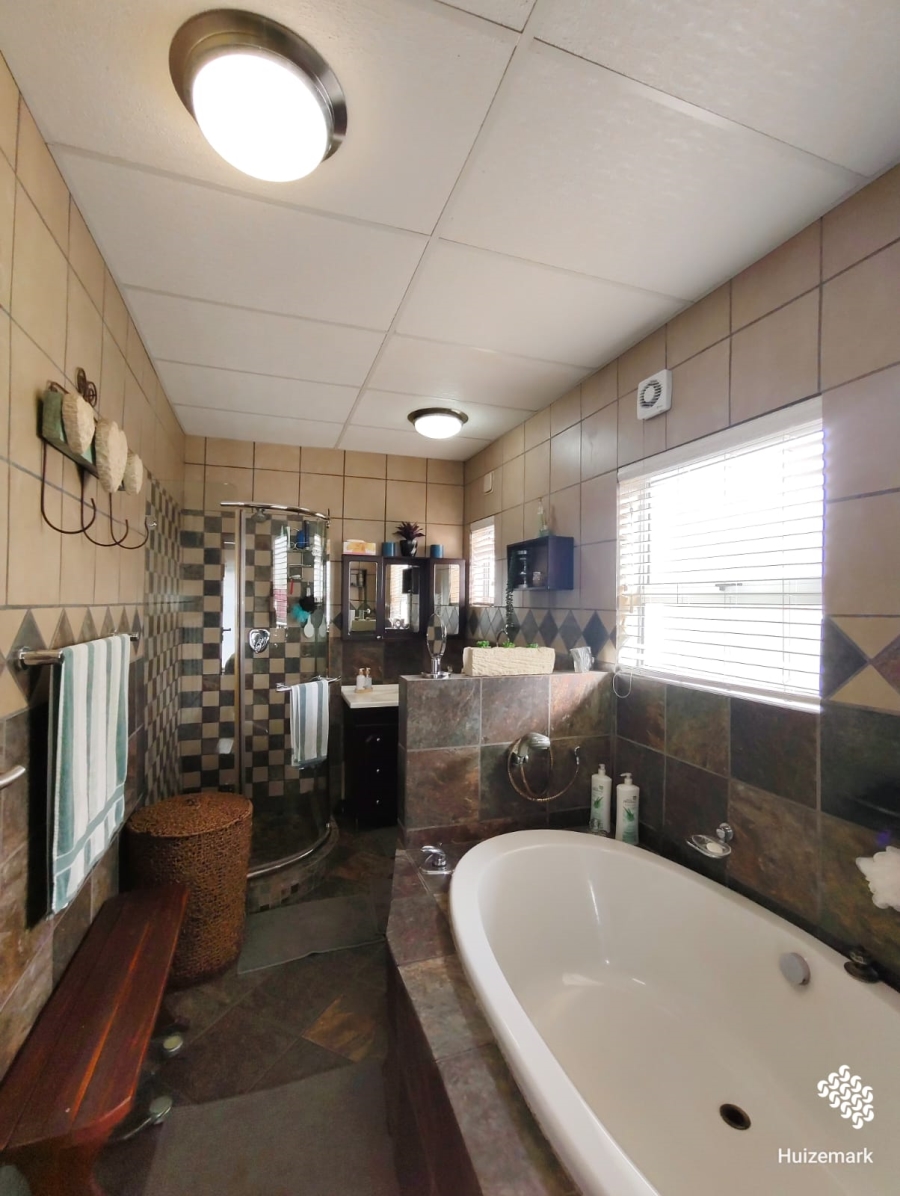 3 Bedroom Property for Sale in Vaalpark Free State